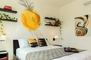 3 habitaciones, caja de seguridad en la habitación y escritorio