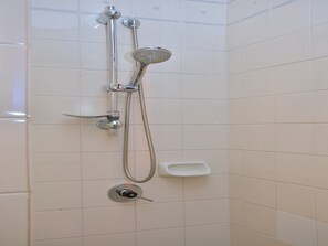 Bathroom - Cozy Apartment With Private Garden Near the Beach (San Michele al Tagliamento)