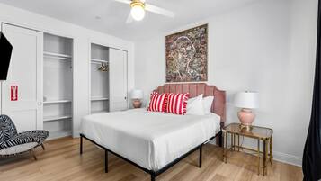 3 Schlafzimmer, Schreibtisch, Bügeleisen/Bügelbrett, WLAN