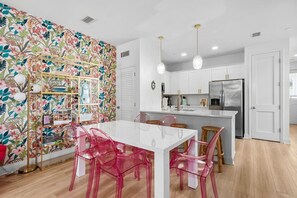 Dining - Welcome to Paradise! ~ STEPS to BEACH! ~ Sleeps 10 (Panama City Beach)