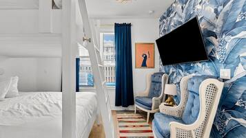 3 bedrooms, desk, iron/ironing board, WiFi