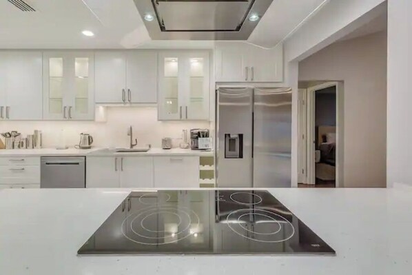 Fridge, microwave, oven, dishwasher