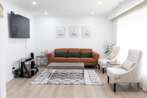 A cozy bunglow in Naigara Falls! 