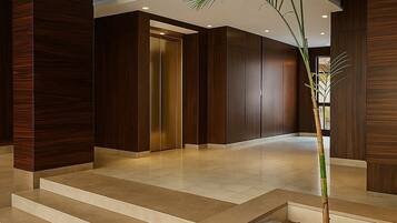 Chalet, 1 Bedroom, Accessible, Smoking | Interior