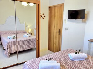 House, 2 Bedrooms, Smoking, Patio | 3 bedrooms - Apartment in Villa With Garden Close to the sea (Sorso)