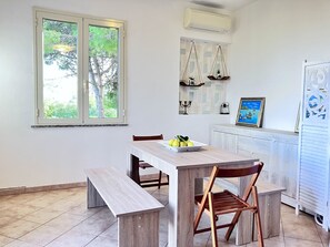 House, 2 Bedrooms, Smoking, Patio | Dining room - Apartment in Villa With Garden Close to the sea (Sorso)
