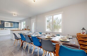 Dining - Lovely home in Saint-Germain-sur-Ay (Saint-Germain-sur-Ay)