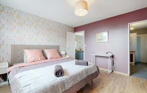 5 Schlafzimmer, Reisekinderbett, kostenloses WLAN, Bettwäsche