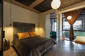 2 habitaciones, escritorio, tabla de planchar con plancha y wifi gratis 