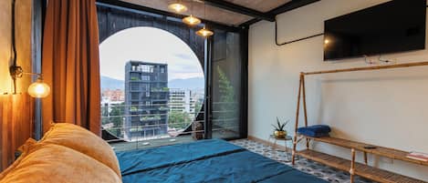 2 多间卧室、办公桌、熨斗/熨衣板、免费 WiFi