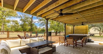 Family Friendly Lakeside Retreat
