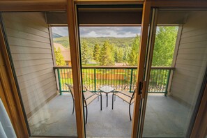 Signature Condo, 3 Bedrooms, Balcony, Mountain View (Gateway Lodge 5015) | Exterior
