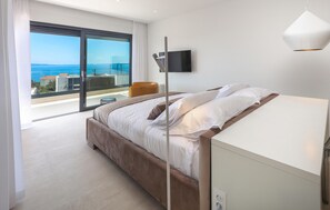 4 Schlafzimmer, Zimmersafe, Bügeleisen/Bügelbrett, Reisekinderbett