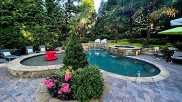 Piscine extérieure, piscine chauffée