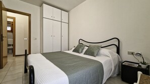 Apartamento, 2 habitaciones, patio, vistas al jardín | 3 dormitorios