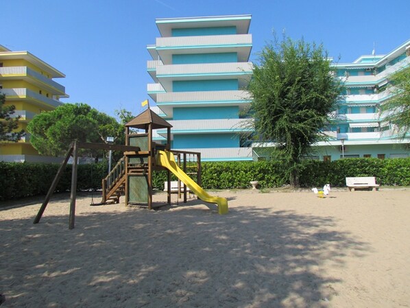 Studio, useita makuuhuoneita, parveke | Ulkopuoli