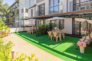 Outdoor dining - Sevastopol apartments Varna, ap.1 (Varna)