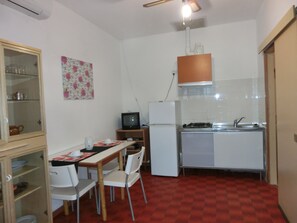 Apartment, 2 Schlafzimmer, Terrasse, Gartenblick | Innenbereich