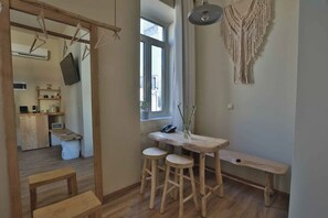 Apartment, Stadtblick | Zimmerausstattung