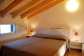 Appartement, 3 chambres, balcon, vue piscine
