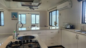 Executive Condo | Private kitchen | Full-size fridge, microwave, oven, stovetop - Leisure City Apartment (Nadi)