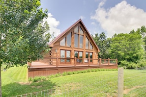 Exterior - 12 Mi to Staunton River: Nathalie Cabin w/ Deck (Nathalie)