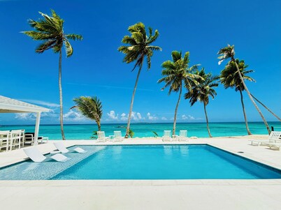 Blessing on the Bay - Brand New 4 bedroom Luxury Beachfront house