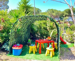 Apartment, 2 Schlafzimmer, Balkon | Kinderbereich