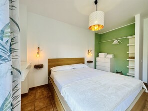 2 slaapkamers, reisbedje, wifi, beddengoed