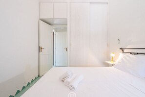 1 bedroom, travel crib, WiFi, bed sheets