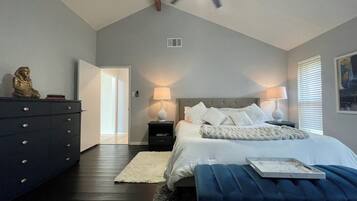 4 chambres, coffres-forts dans les chambres, fer et planche Ă repasser