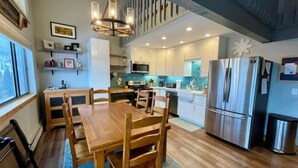 Unclassified image, 5 of 24, button - NEW to VRBO- LONG TERM Mountain Retreat - 2BR + LOFT Sleeps 6-8 (Silverthorne)