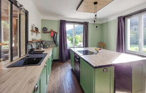 Frigorífic, forn, placa de cuina i rentaplats