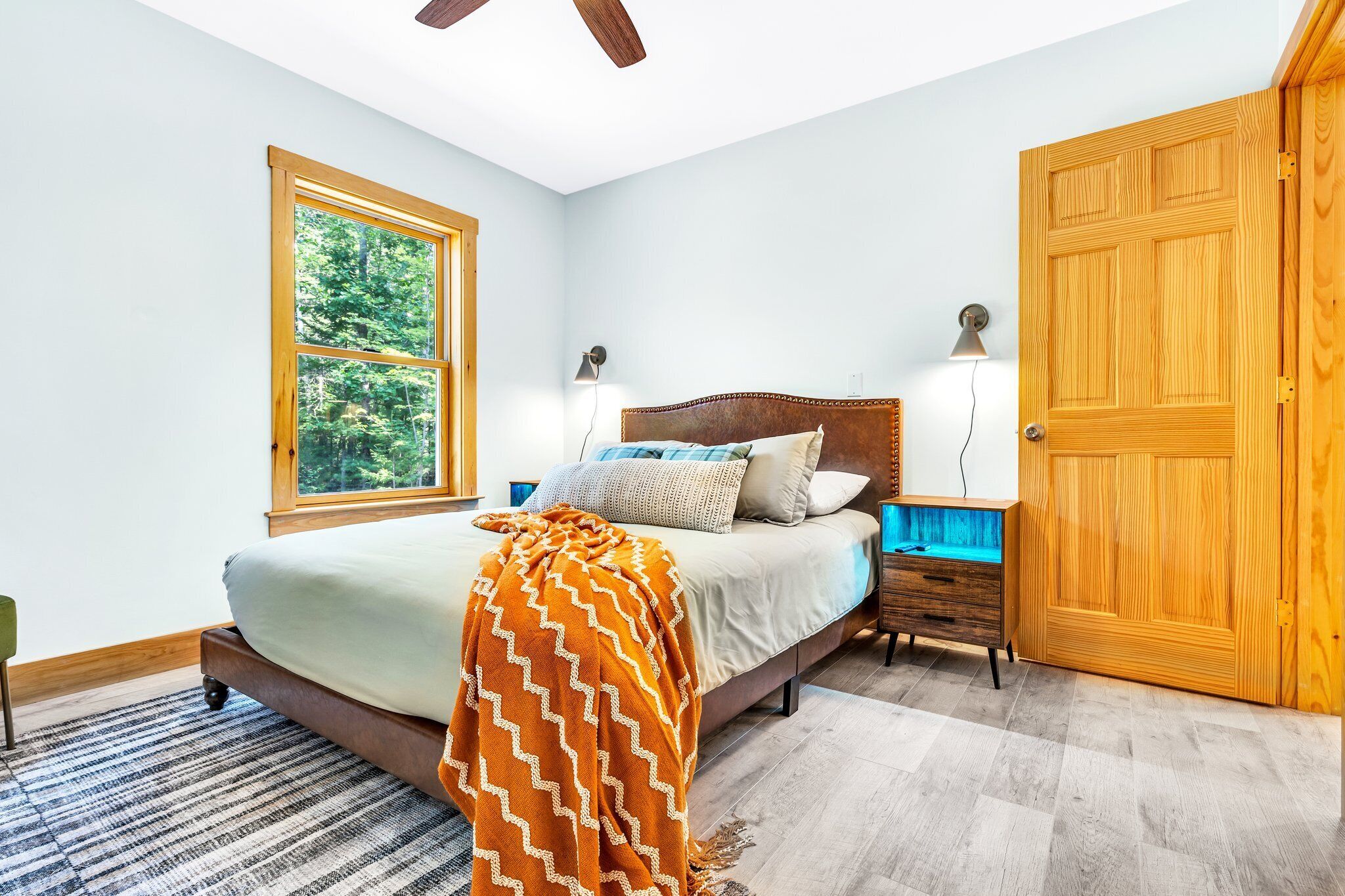 3 Schlafzimmer, Schreibtisch, Bügeleisen/Bügelbrett, Reisekinderbett