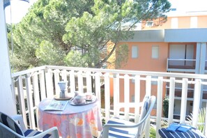 Apartamento, 1 habitación, balcón, vistas al jardín | Balcón