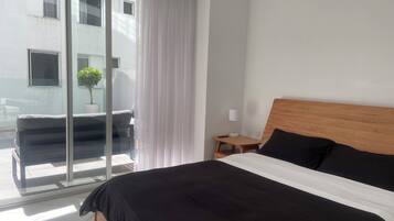 1 habitación, escritorio, tabla de planchar con plancha y wifi gratis