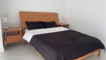 1 bedroom, desk, iron/ironing board, free WiFi