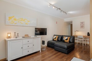 TV - Vacations in Funchal - Apartamento na Praça I (Funchal)