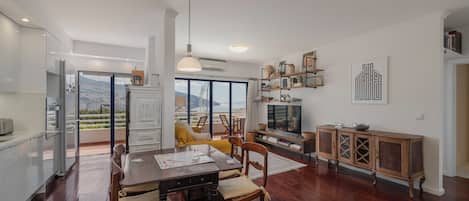 TV, books