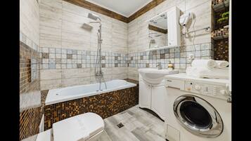 Apartment, 2 Bedrooms, Smoking, Terrace | Bathroom