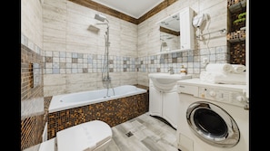 Apartment, 2 Bedrooms, Smoking, Terrace | Bathroom
