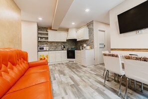 Departamento, 2 habitaciones, para fumadores, Terraza | Área de sala de estar