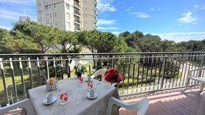 Monolocale, 1 camera da letto, balcone, vista giardino | Balcone