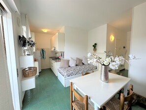 Studio, 1 Schlafzimmer, Balkon, Gartenblick | Lounge