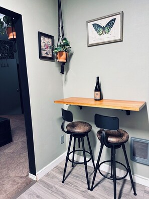 Dining - Mr. McGregor’s Garden- Vintage maximalist (Salem)