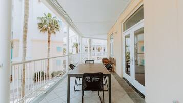 Tempat makan outdoor