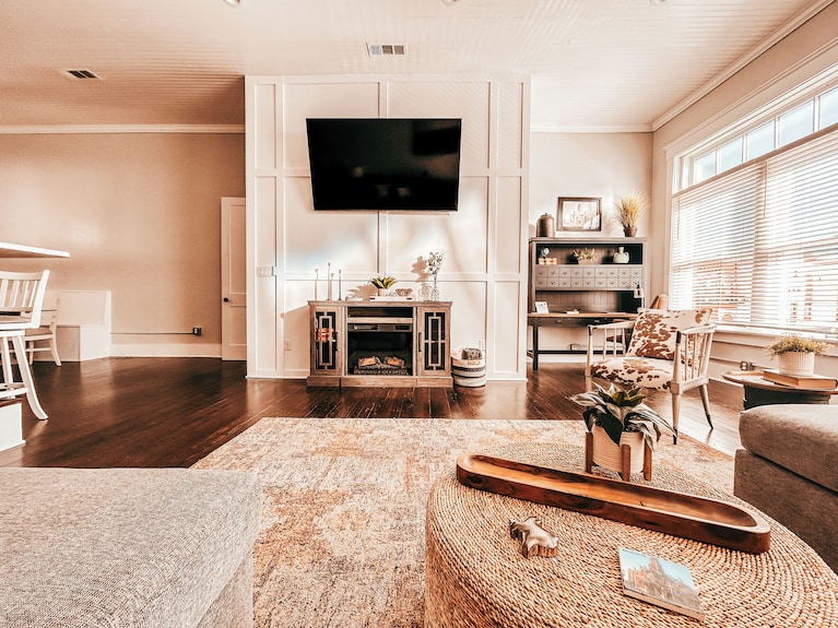 Buffalo Creek Loft Downtown - Waxahachie, TX