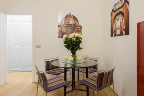 Dining - Lucky House in Florence by Mmega (Firenze)