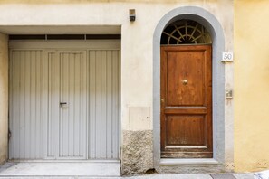 Exterior detail - Casa Maria in Florence by Mmega (Firenze)