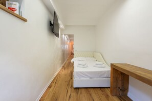 2 bedrooms, iron/ironing board, bed sheets - Casa Maria in Florence by Mmega (Firenze)